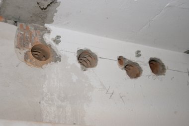 Kernlochbohrungen im Keller