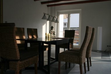 09_02_06_esstisch