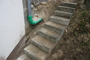 09_04_18_treppe
