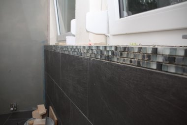 Bordüre die Glassteinchen sind angeklebt