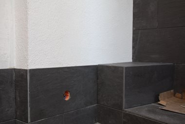 Sockel Deckel auf dem Schranksockel
