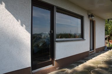 Sockel aus Braun soll Grau werden