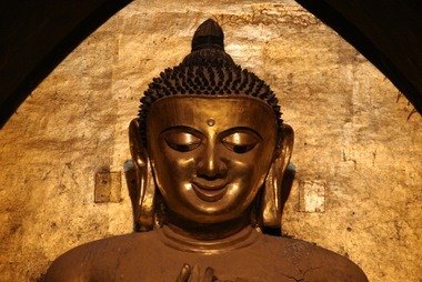 Buddhafigur, Bagan - Myanmar