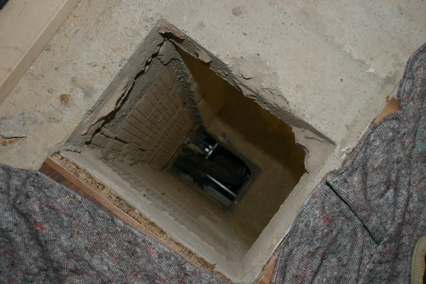 Durchreiche bis in den Keller