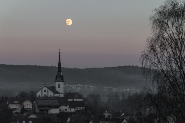 Wahlwies - Mond