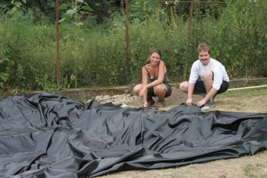 Teichfolie verlegen