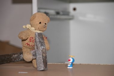 der Bär und Brunhile bei der Arbeit der Bär und Brunhile bei der Arbeit