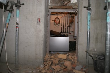 Durchbruch im Keller Durchbruch im Keller