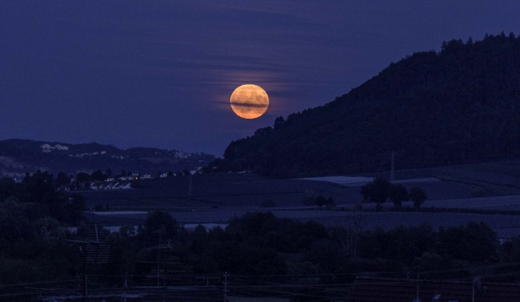 Saturn oder Vollmond?