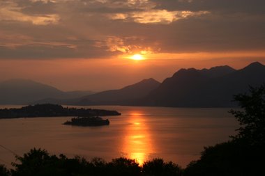 Sonnenaufgang am Lago Maggiore
