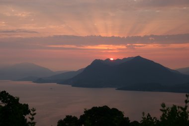 Sonnenaufgang am Lago Maggiore