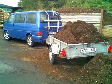 eine Ladung Rindenmulch eine Ladung Rindenmulch