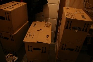 immer noch volle Umzugskartons
